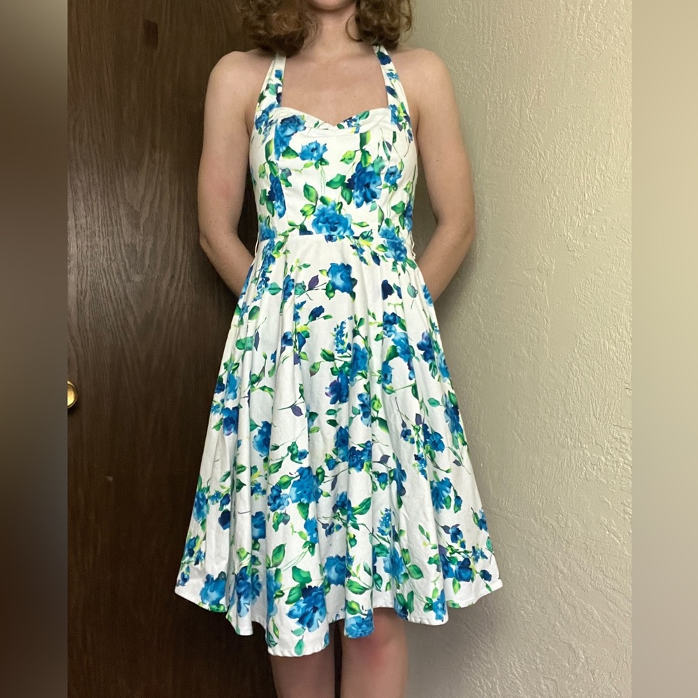 🛍️ Pinup White and Blue Flower Halter Dress